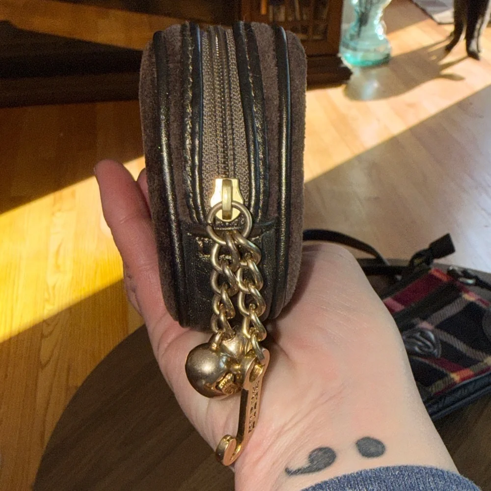 Vintage Juicy Couture Brown Sidekick II Bag** heavy Gold Accents great condition - Picture 5 of 13